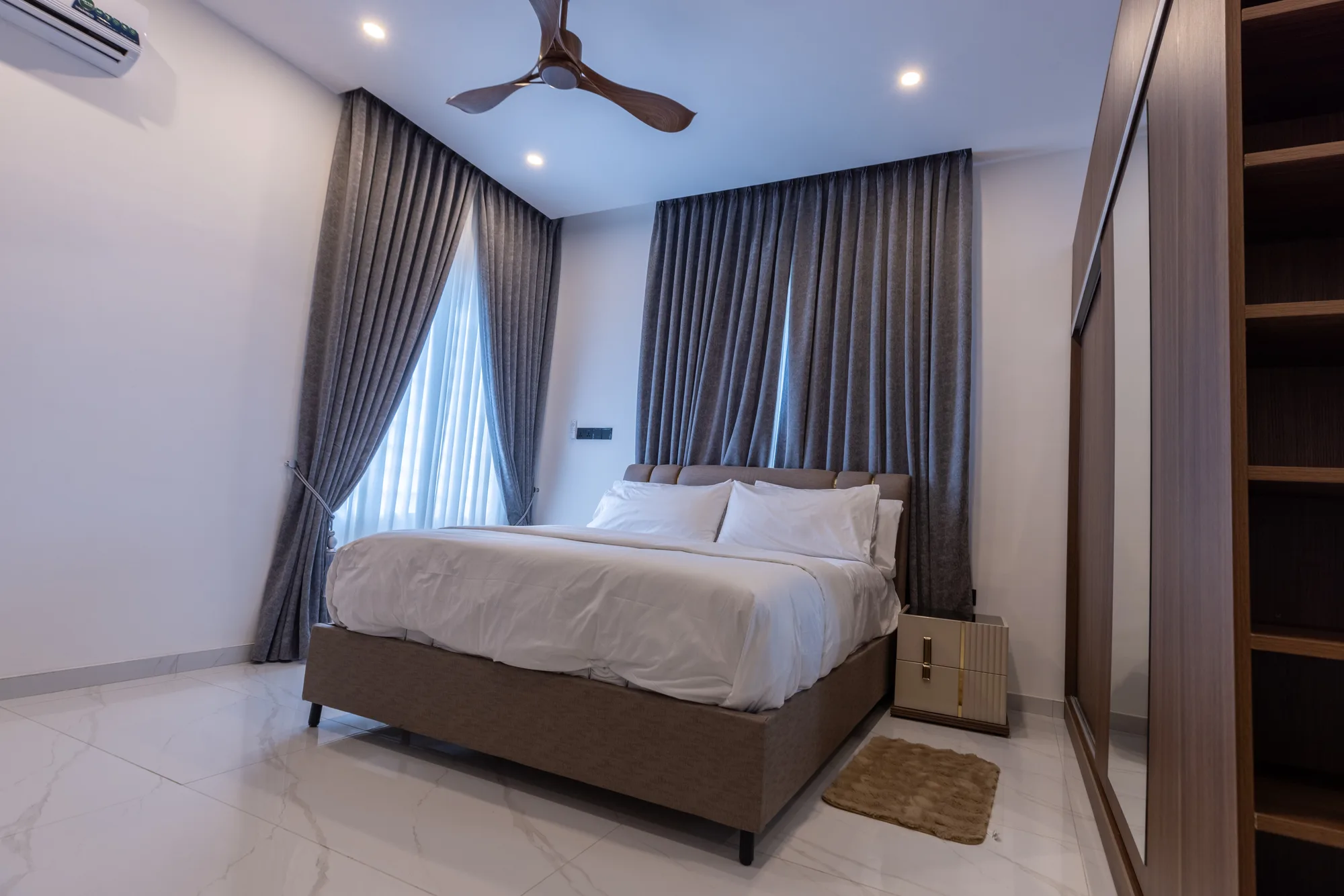 Residence Three private bedroom support view
